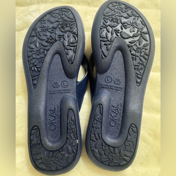 OKA b. Navy Sandals with Knot Accent - Picture 7 of 10